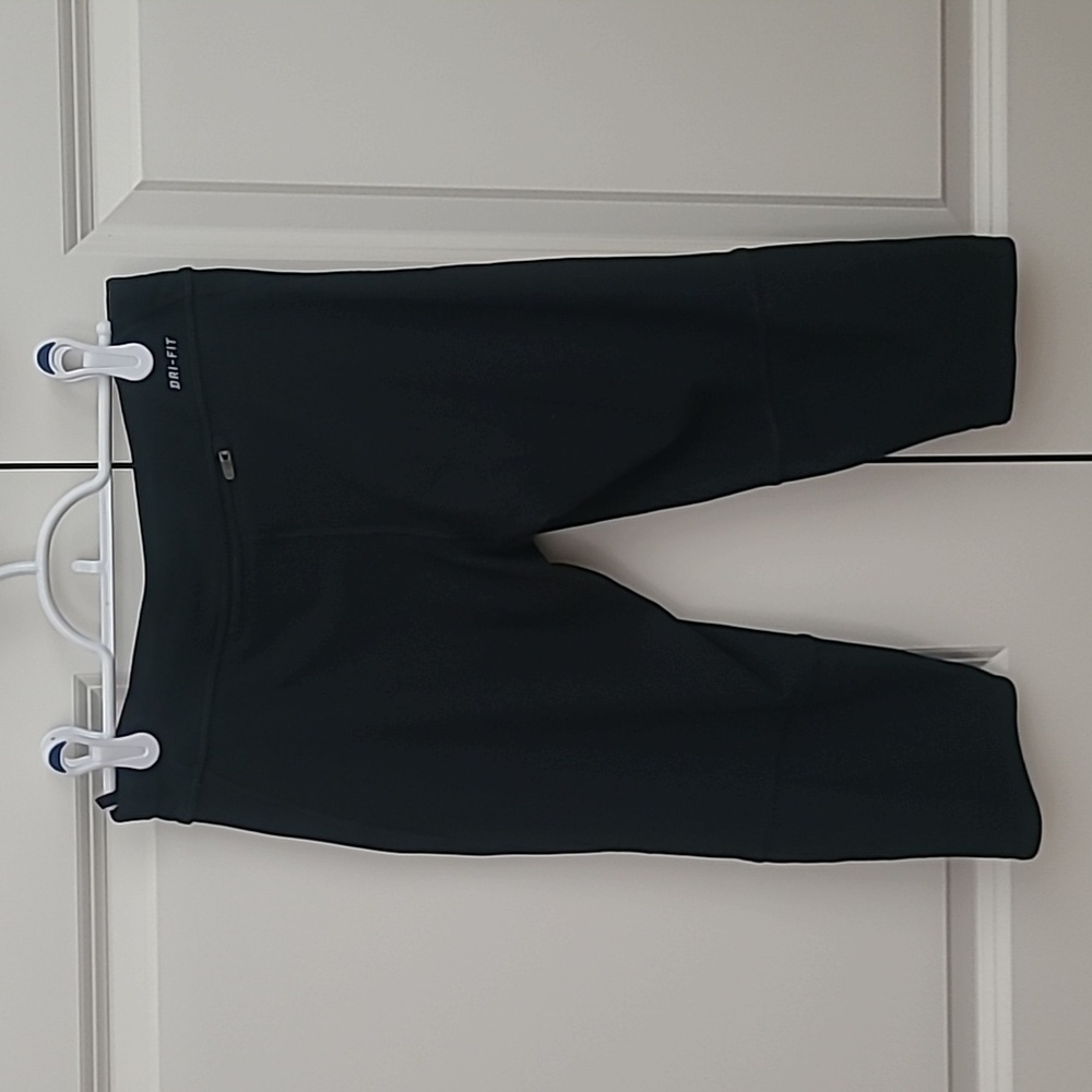 Nike Black Leggings With Silver NIKE LOGO - Picture 2 of 3